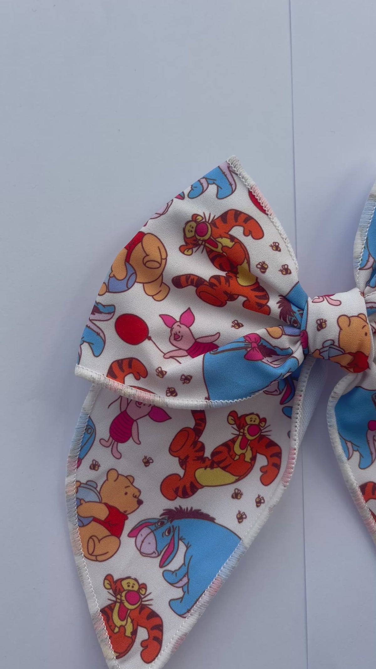 'Honey Corner Friends' Bow